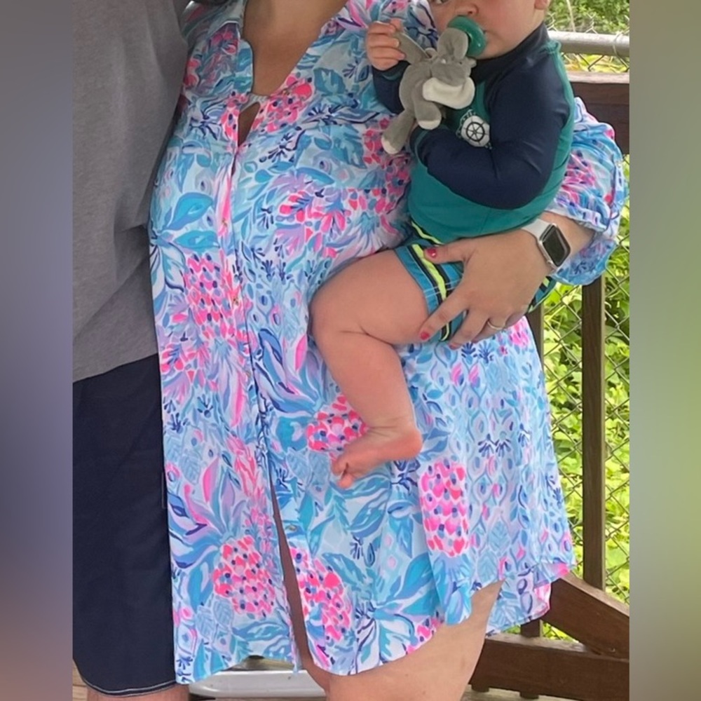 EUC, Natalie Button shirt cover up; washed and hung dry. Unsure of print name